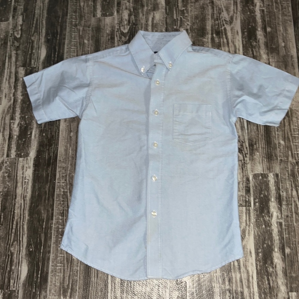 Arrow Short Sleeve Button-down